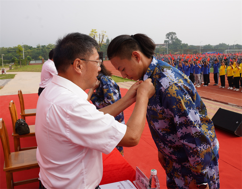 说明: http://cs.gpc.net.cn/C6/JHSoft.web.customquery/UploadImageDownLoadIn.aspx?FileID=38361