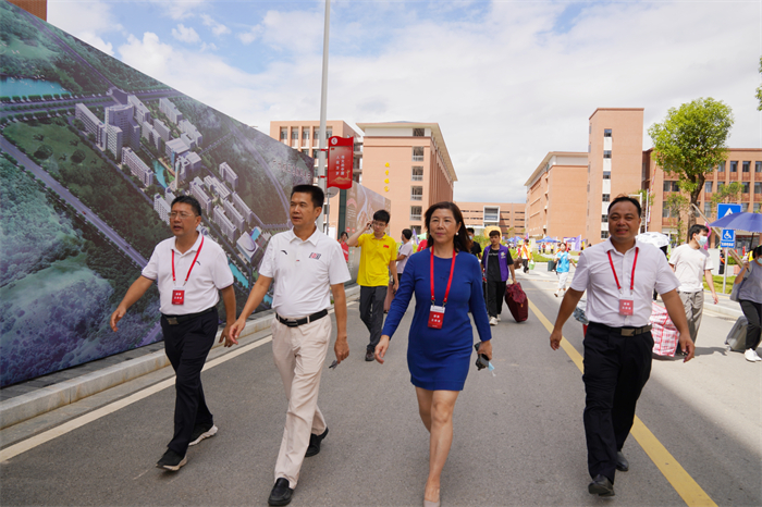 说明: http://cs.gpc.net.cn/C6/JHSoft.web.customquery/UploadImageDownLoadIn.aspx?FileID=38207